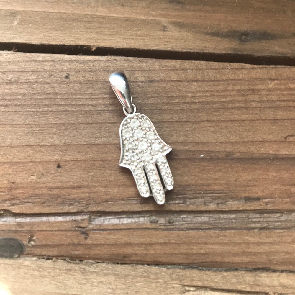 18k white gold and diamond hamsa charm